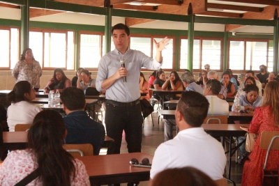 Realizan charla para apoderados de 2º medios por Programa Sponsor