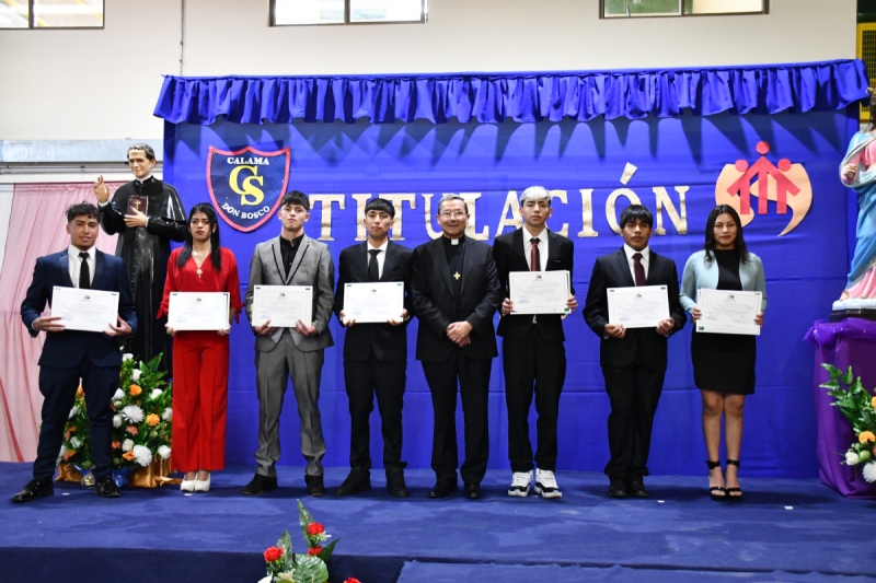 103 estudiantes de Don Bosco Calama participan en emotiva Ceremonia de Titulaci&oacute;n 2025