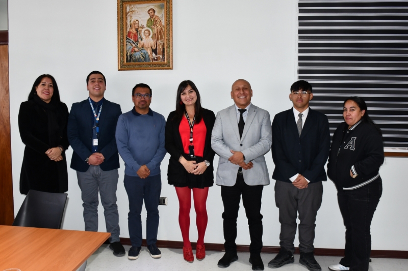 Consejo Escolar presenta Plan de Mejoramiento Educativo 2025 ante Supervisora de Educación