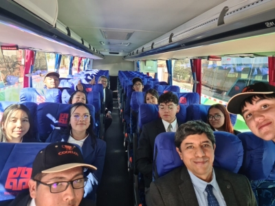 Estudiantes de nuestro colegio participaron en lanzamiento de primera flota de buses eléctricos